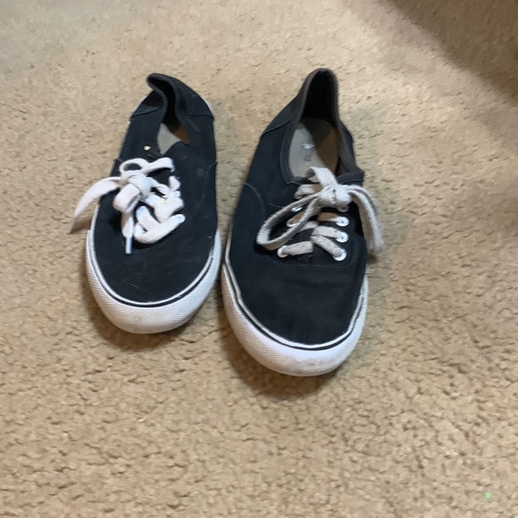 Black van looking shoes - Picture 1 of 1